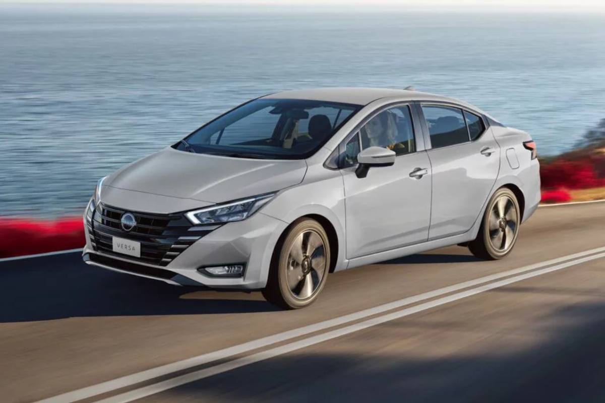 Nissan Versa - foto 3