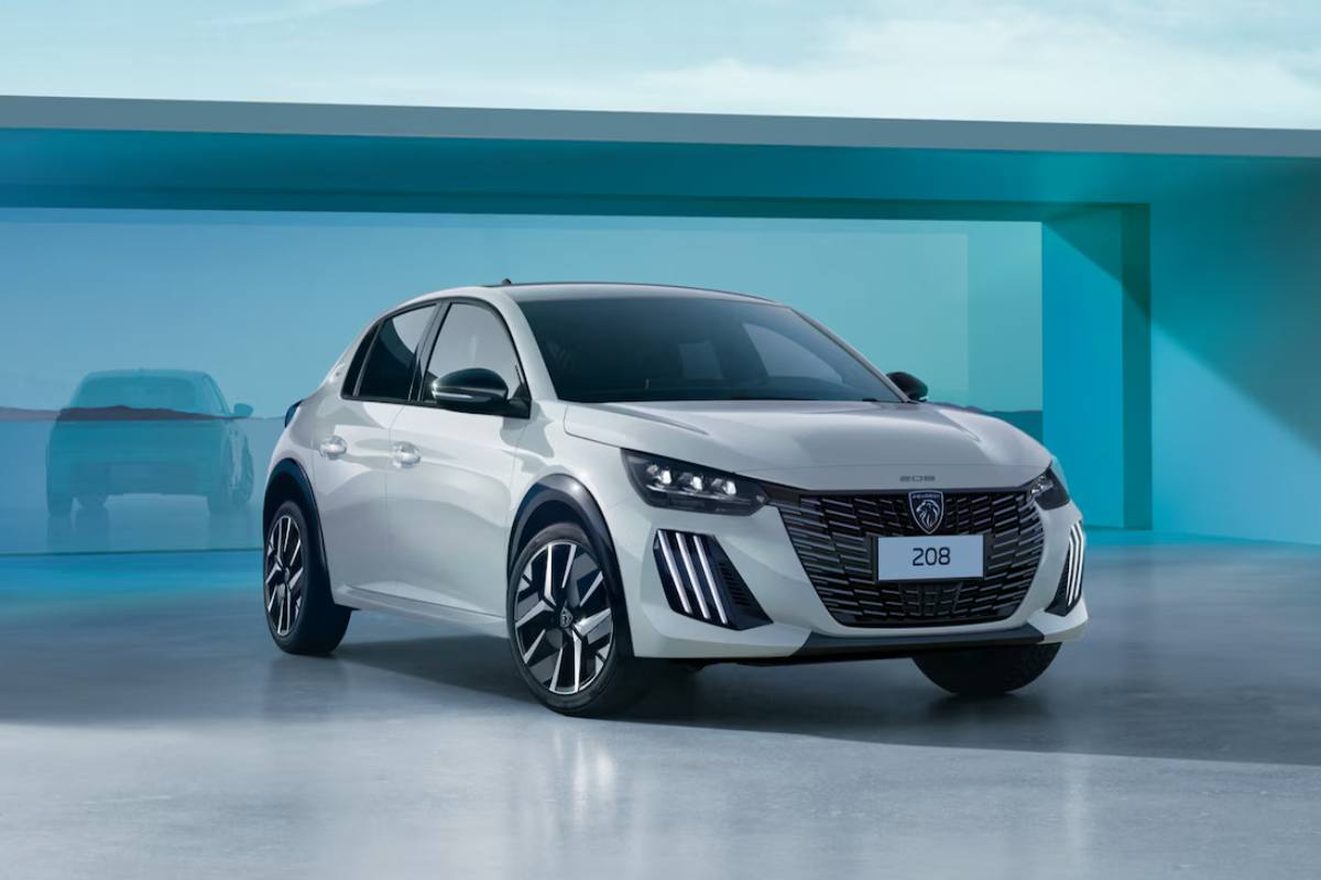 Peugeot 208 - foto 1