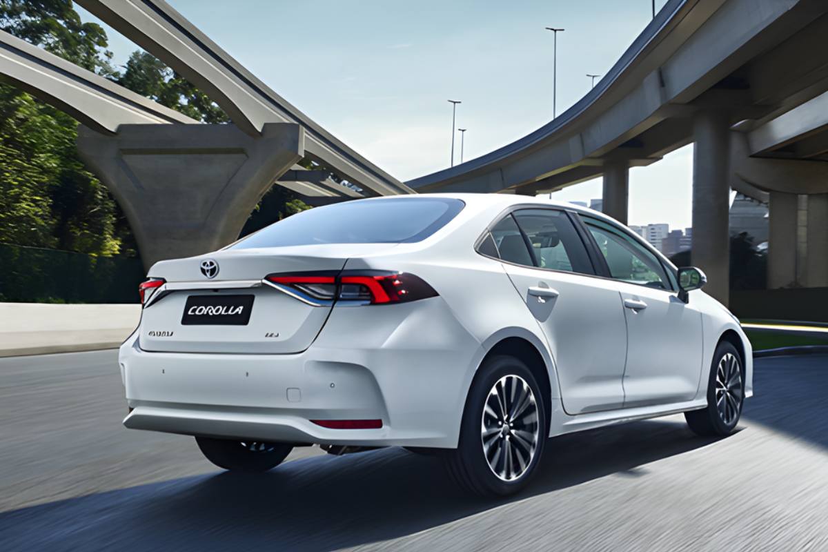 Toyota Corolla Cross - foto 3 (1)