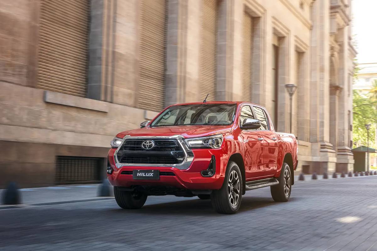 Toyota-Hilux-4x4-foto-1.jpg